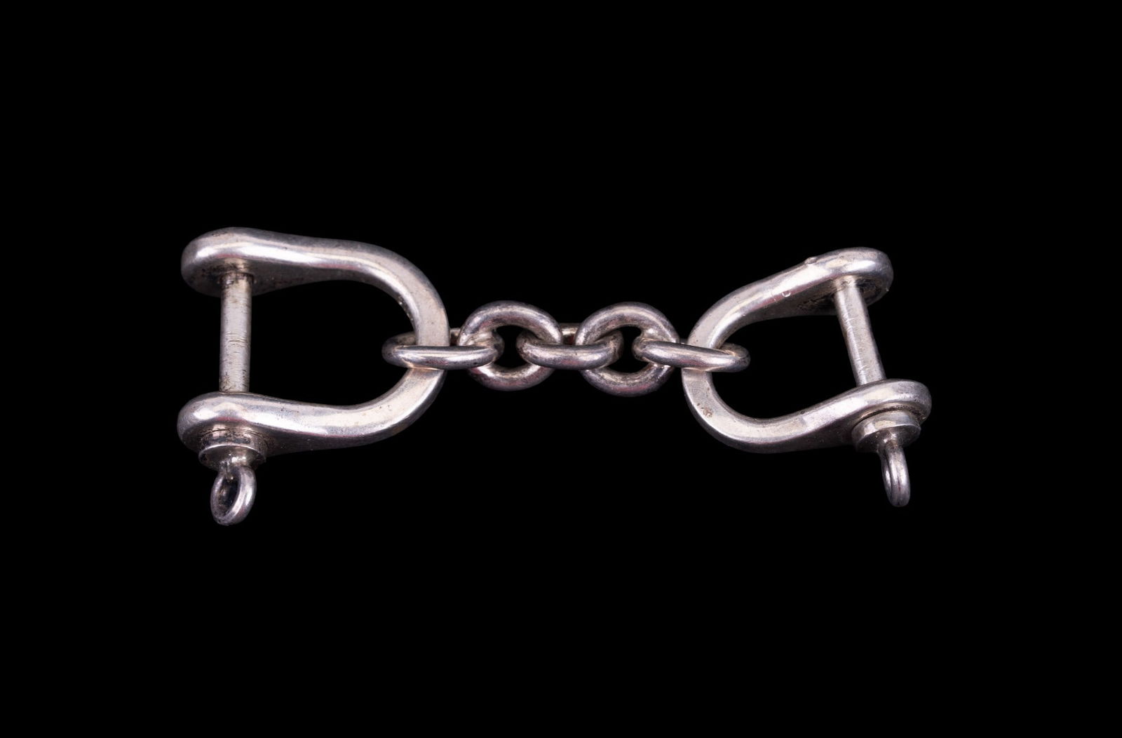 Vintage Sterling Silver Double Shackle Keychain: A heavy vintage sterling silver double shackle keychain, measuring approx. 3" long.