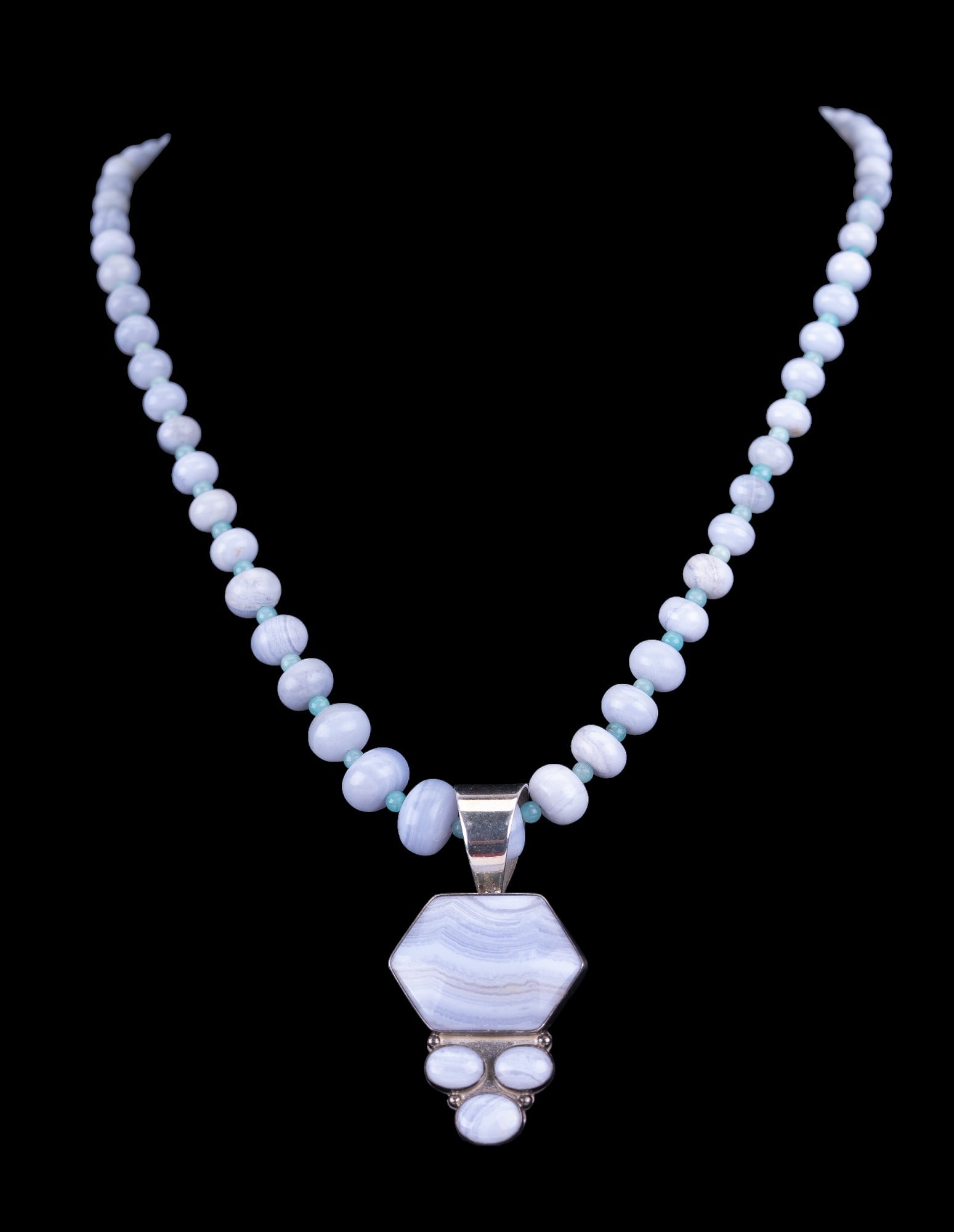 Sterling Silver Agate Necklace w/ Pendant: An agate necklace with sterling clasp, along with a sterling agate pendant. Measures approx. 18" end to end without extender chain.