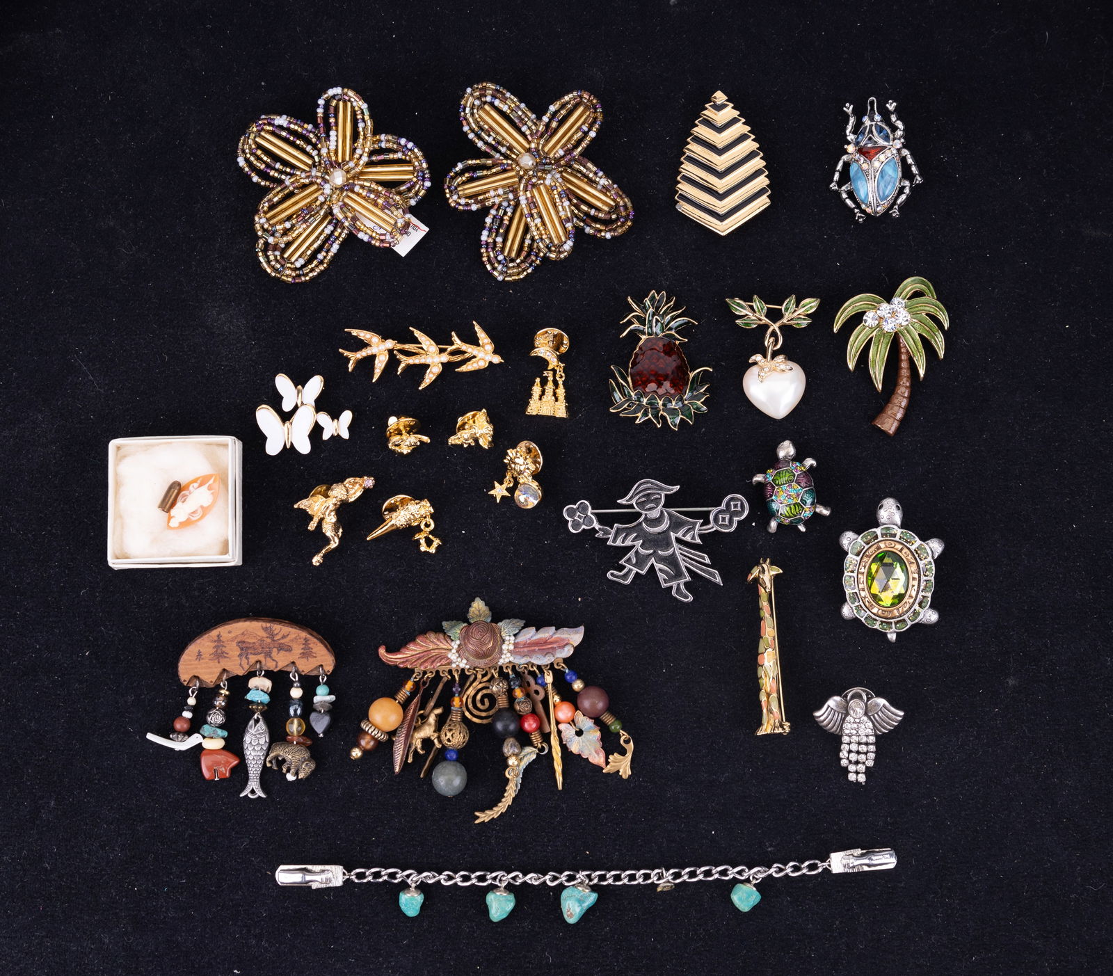 Joan Rivers & Vintage Brooches (1 of 19)