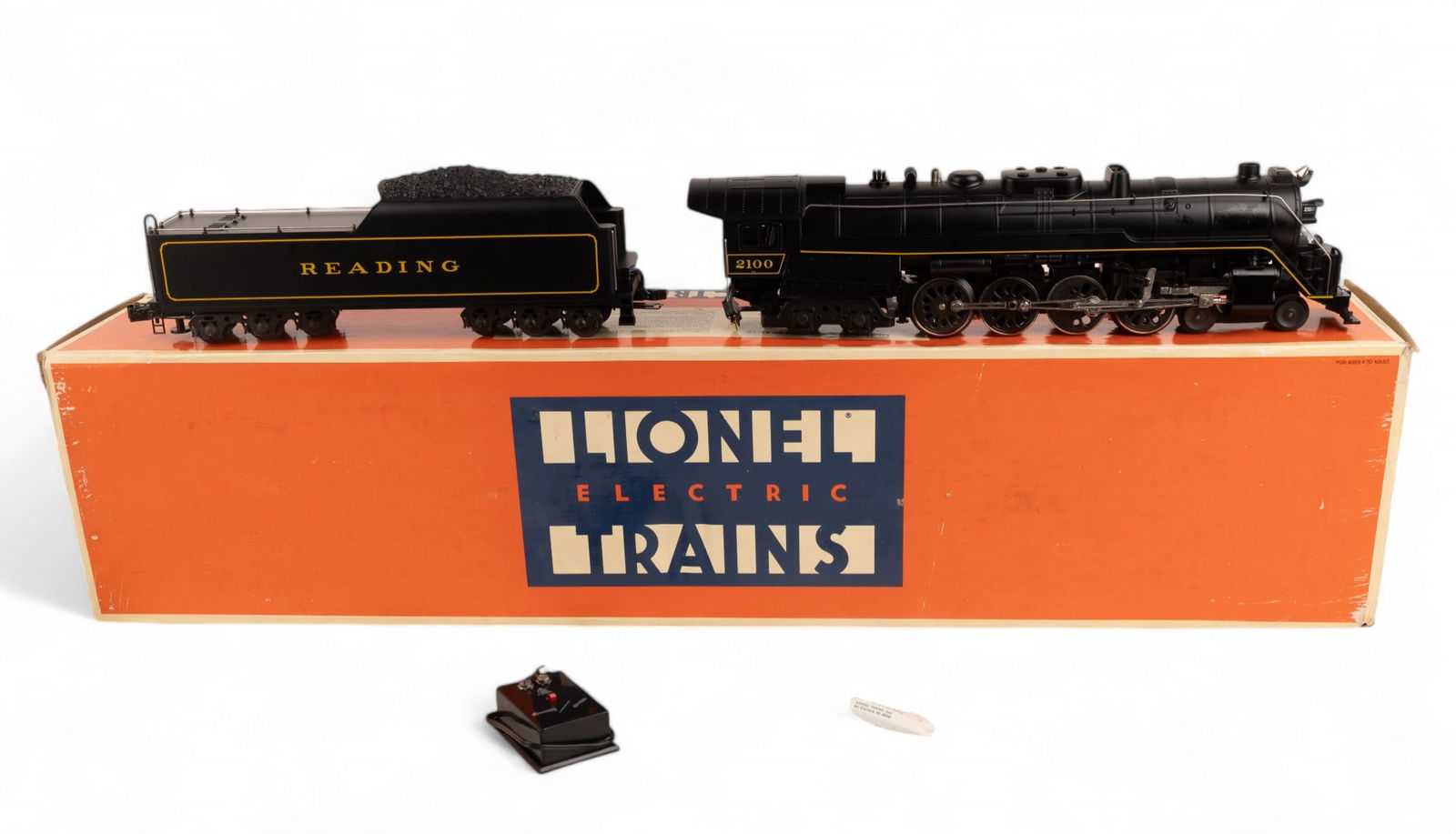 Lionel 6-18006 Reading T-1 4-8-4 Steam Locomotive (1 of 14)