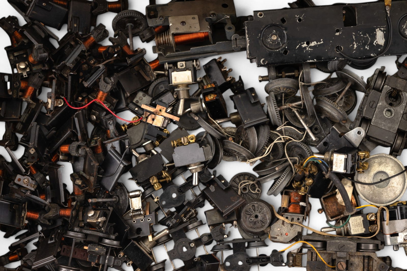 Model Train Parts & Accessories (1 of 3)