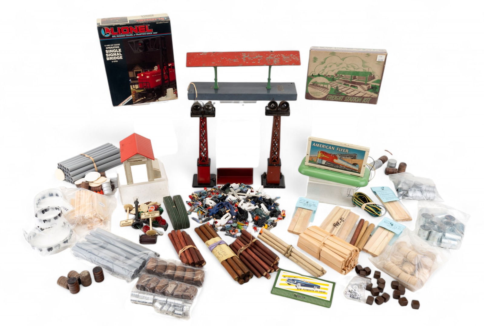Model Train Layout Accessories (250+ pcs.) (1 of 15)