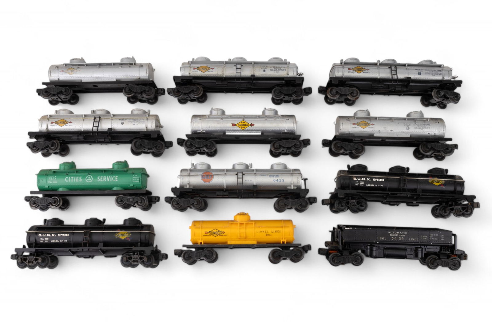 Lionel O Gauge Tank & Dump Cars (12) (1 of 8)