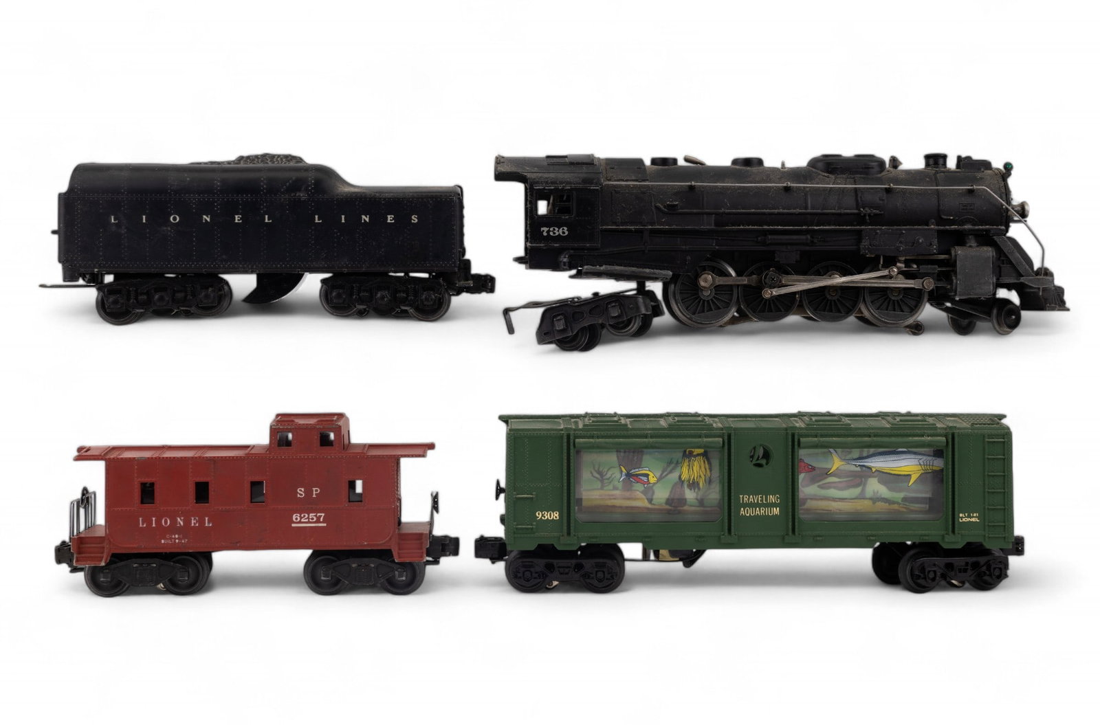 Lionel O Gauge 736 Locomotive + Traveling Aquarium: Lionel O gauge 736 steam locomotive w/ tender, 9308 Traveling Aquarium railroad cart, & an SP 6257 caboose.