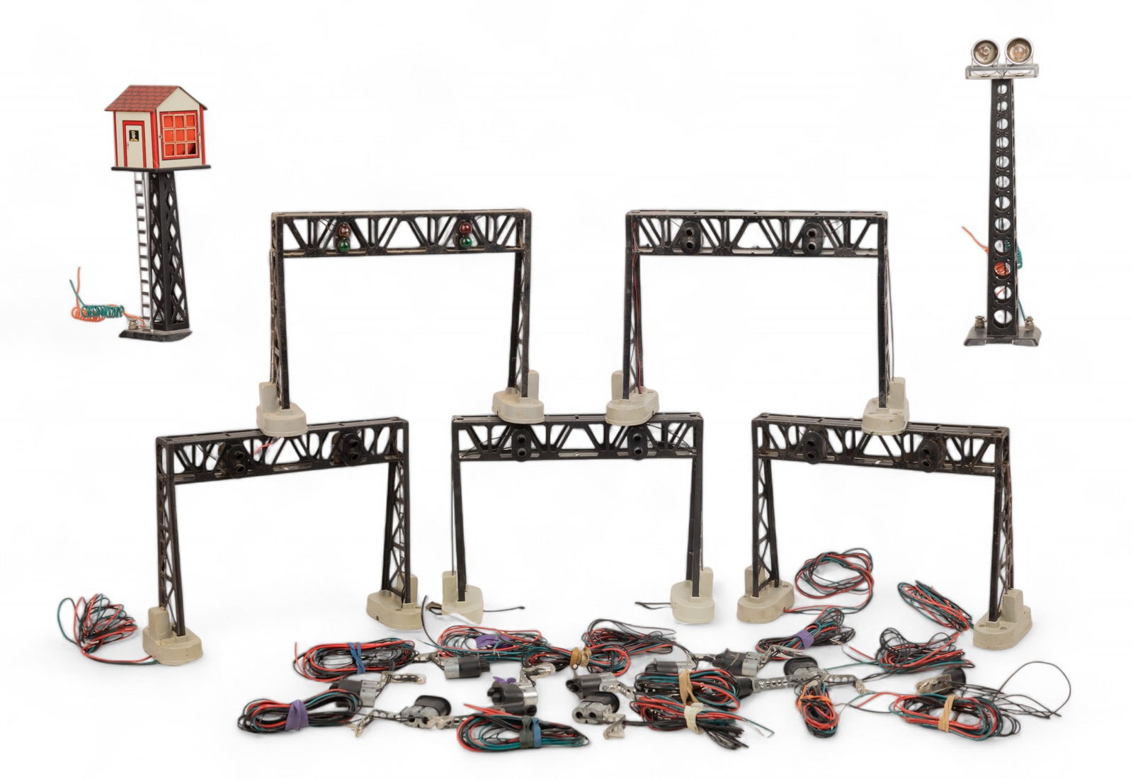 Lionel Signal Bridges, Control Tower, and Others (1 of 10)