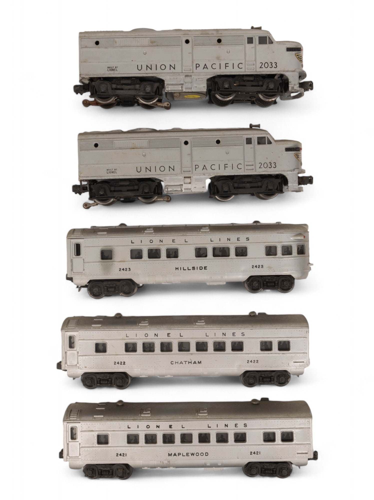 Lionel 2033 Union Pacific Alco AA Diesels + Cars: Lionel O gauge Union Pacific 2033 Alco AA diesel double heading engine pair w/ set of Lionel Lines passenger cars (Maplewood 2421, Chatham 2422, & Hillside 2423).
