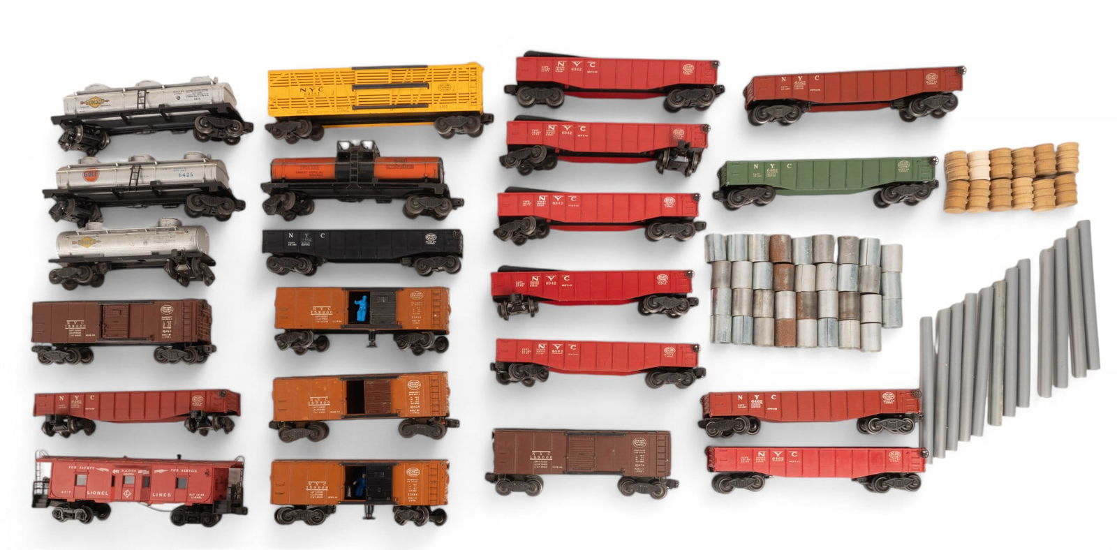 Lionel O Gauge New York Central Cars + Tankers (1 of 16)