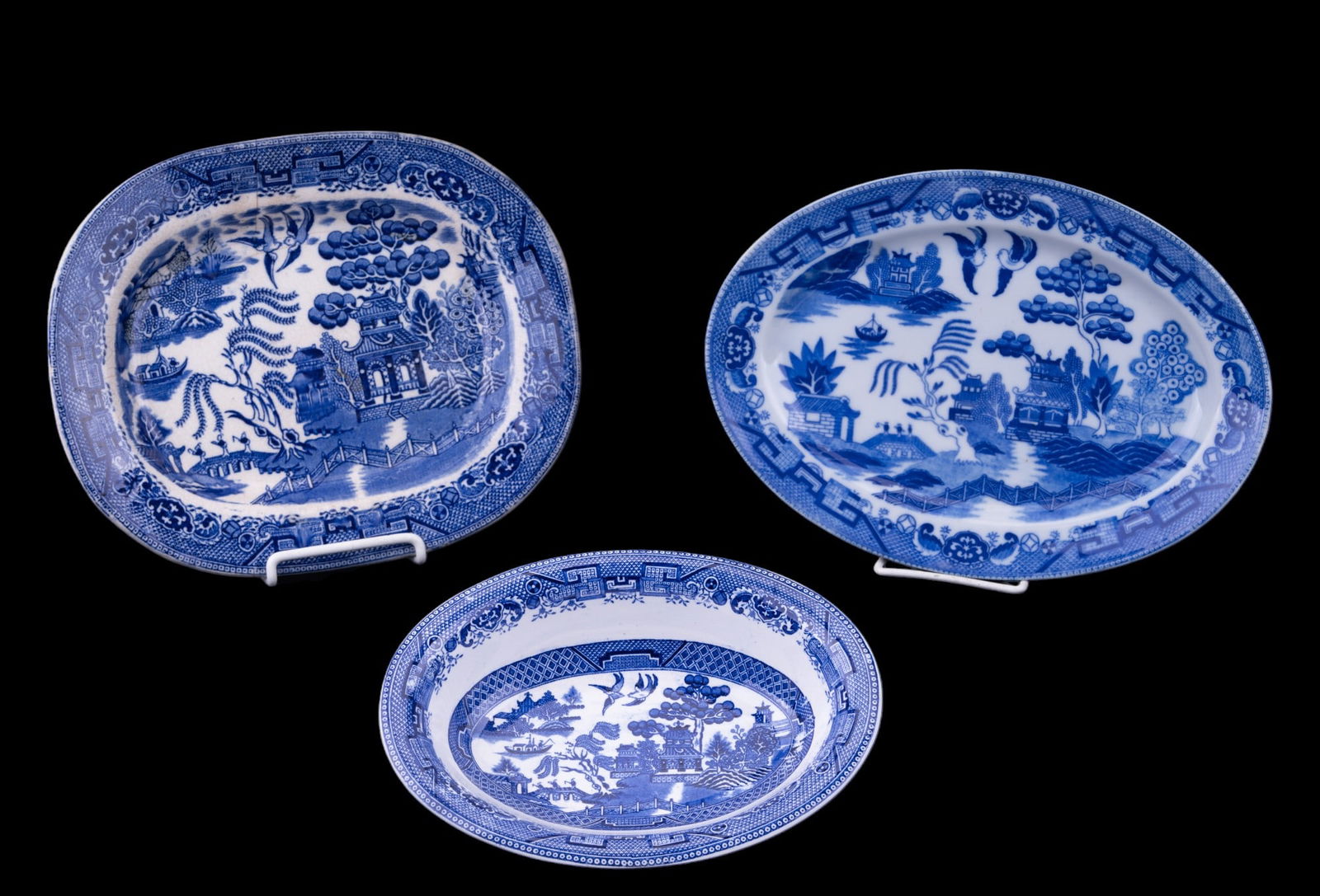 Y.S. Japan and England Blue Willow Platters (3) (1 of 11)
