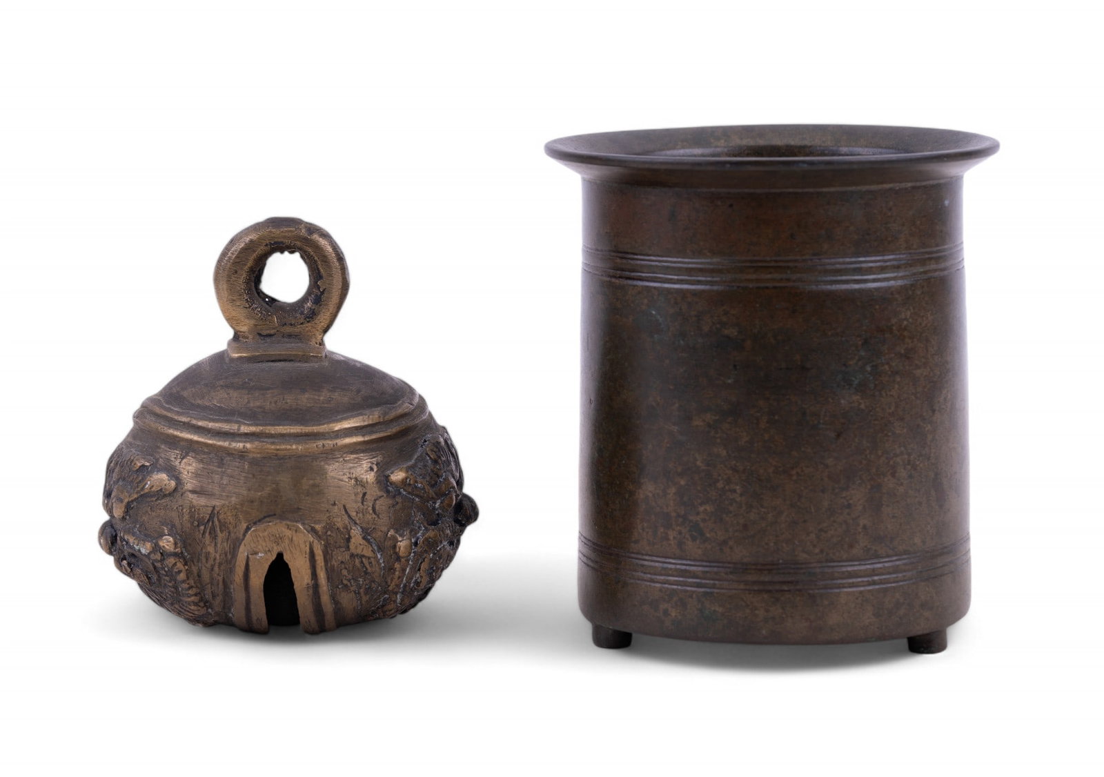 Chinese Taotie/Foo Lion Bronze Bell & Brush Pot (1 of 11)