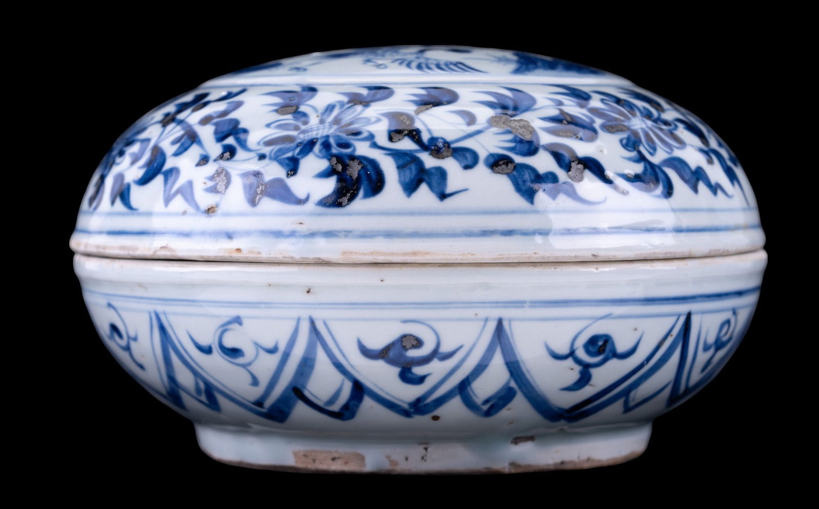 Chinese Blue & White Porcelain Round Lidded Box (1 of 10)