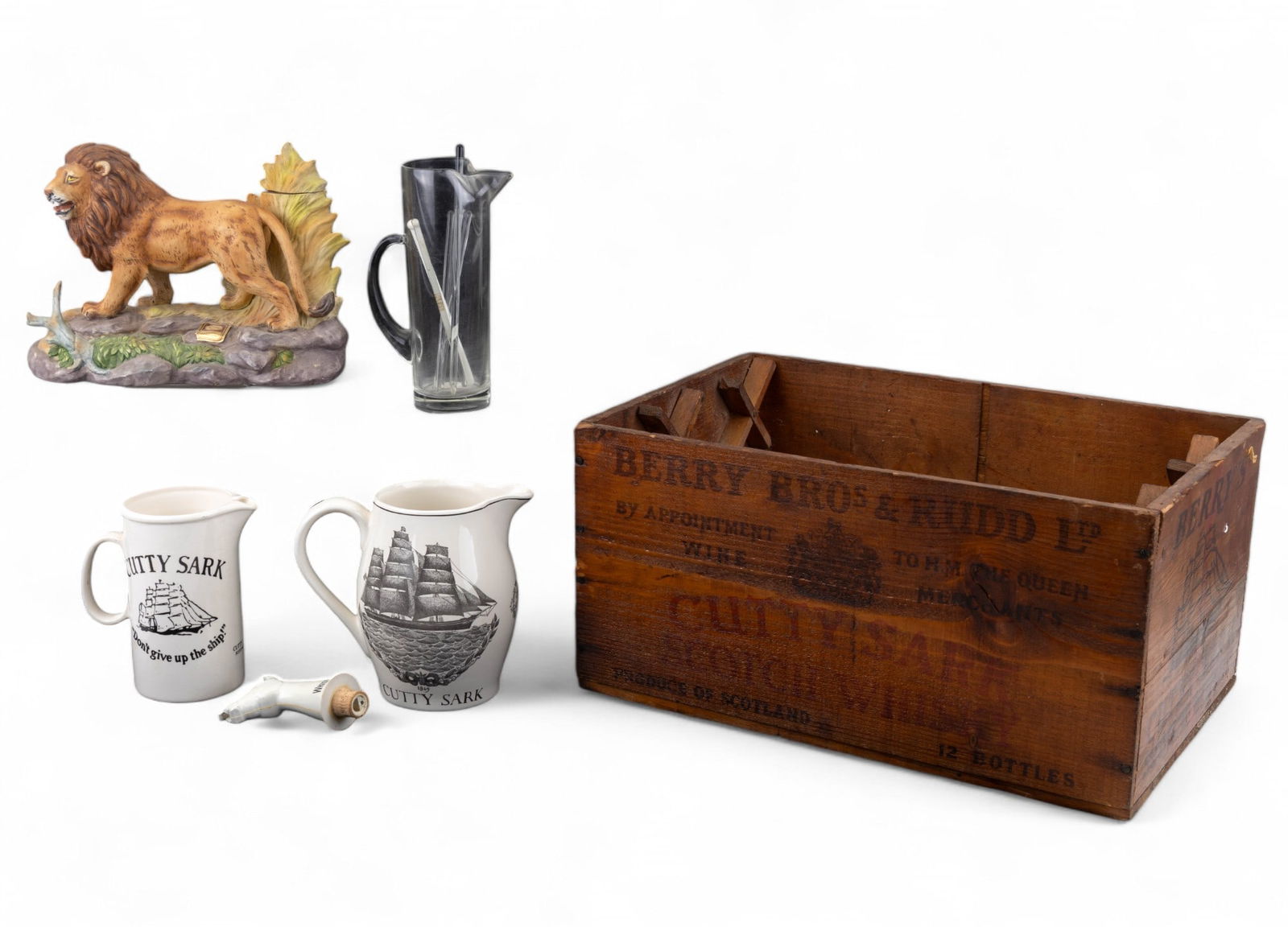 Cutty Sark Pitchers w/ Box + Brooks Lion Decanter (1 of 19)
