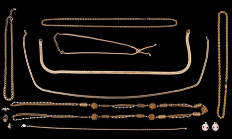 Avon, Sarah Cov., & More Gold Tone Necklaces (8)