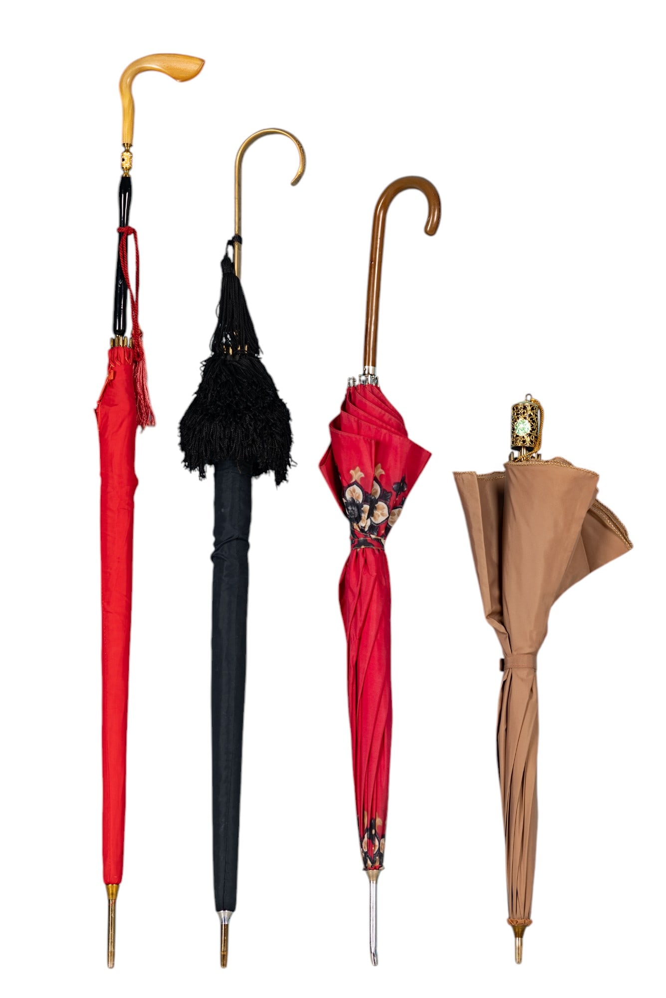Vintage Ladies Umbrellas (4): 4 vintage umbrellas, appearing to be minimally used. Umbrellas are approx. 35" long. See photos for further details. Colors include red, black with fringe, and beige.