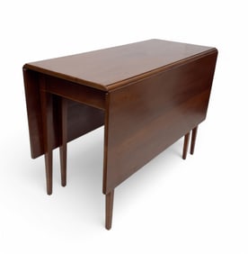 19th C Hepplewhite Drop Leaf Gate Leg Table