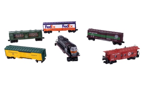 New Lionel Model Train Set / Grouping