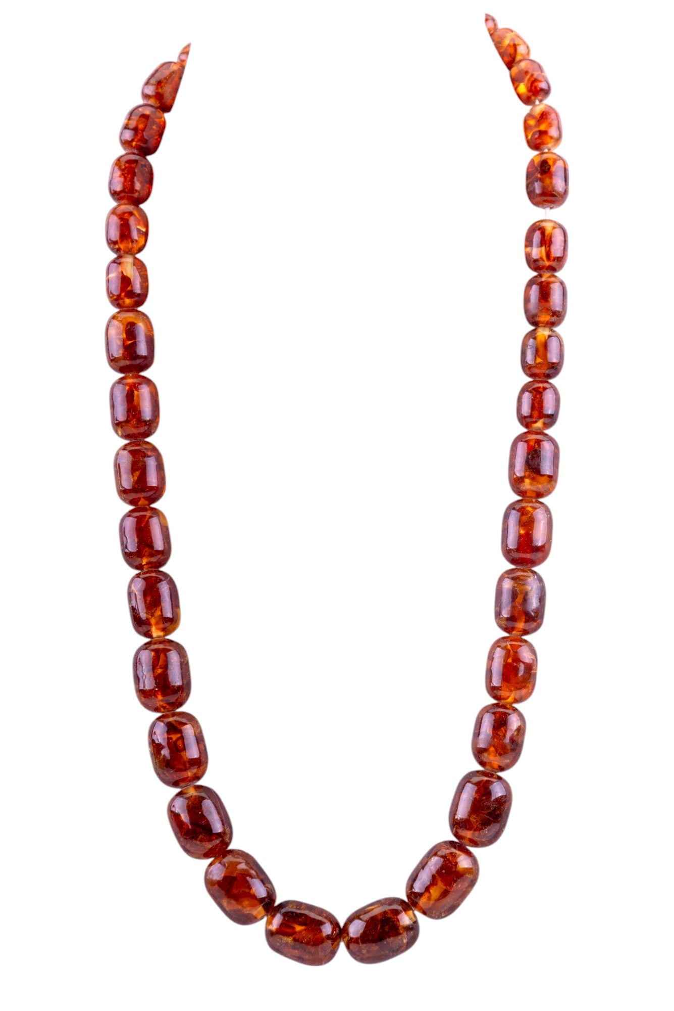 Baltic Amber Vintage Necklace: Vintage Baltic amber necklace with inclusions, approx 24" L.?