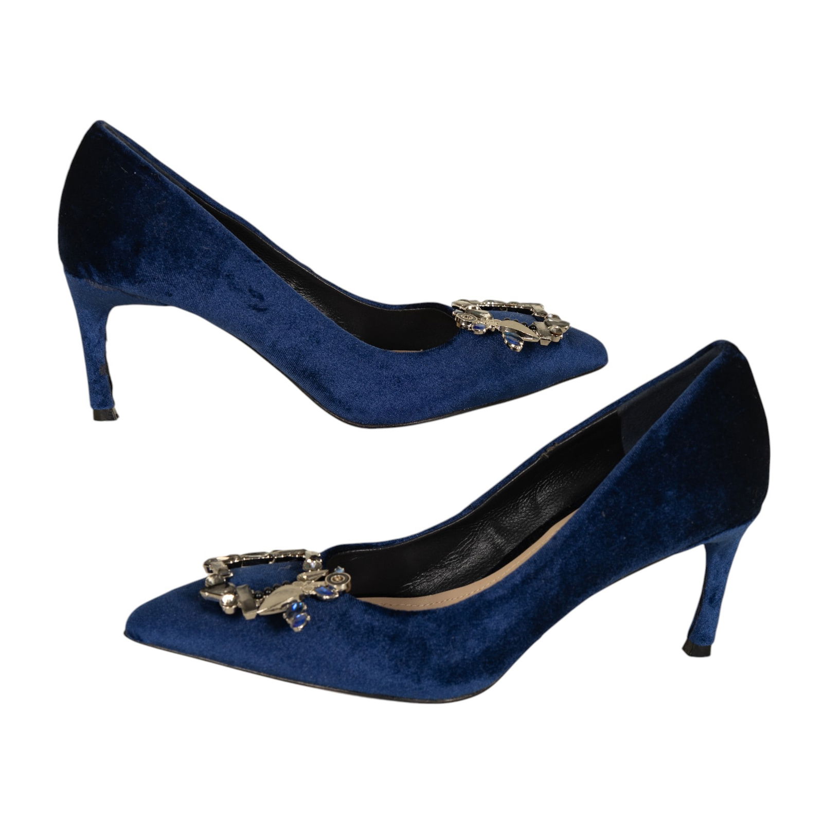 Christian Dior Blue Velvet Heels w/ Embellishment: Christian Dior blue velvet heels in size 36 featuring an elegant buckle embellishment on the toe. These luxury shoes have been barely worn, showing minimal signs of use on the soles.