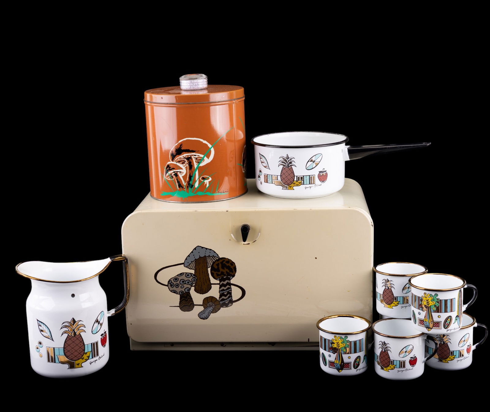 MCM Tin and Georges Briard Agateware (1 of 16)