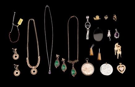 Vintage Necklace Sets and Pendants