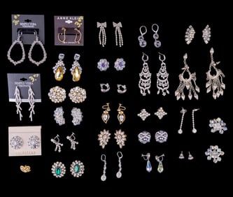 Rhinestone Costume Earrings (25 pairs)