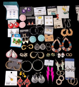 Costume Jewelry Earring Pairs (100+)