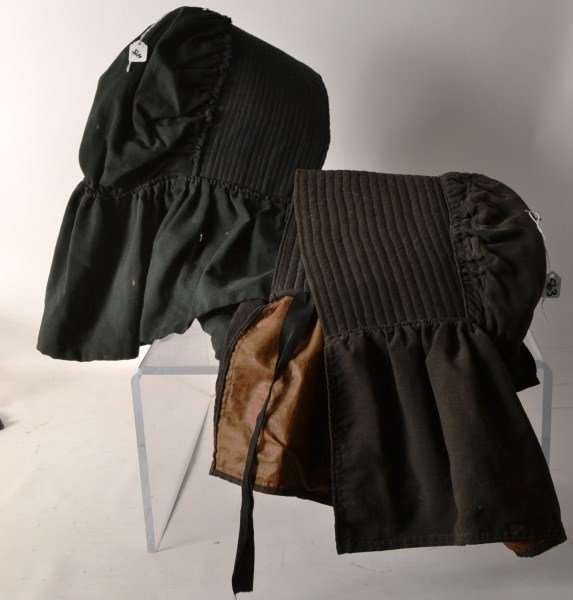 Grouping of Amish Bonnets and a Shawl: Grouping of Amish Bonnets and a Shawl