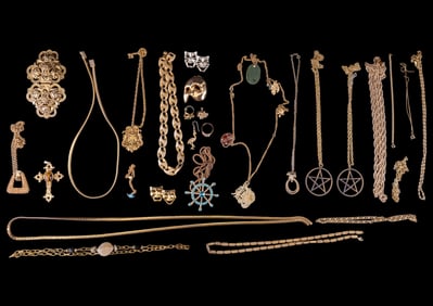 Coventry Necklace + Gold Tone Costume Jewelry