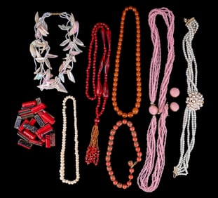 Amber & Other Costume Jewelry Necklaces (7)