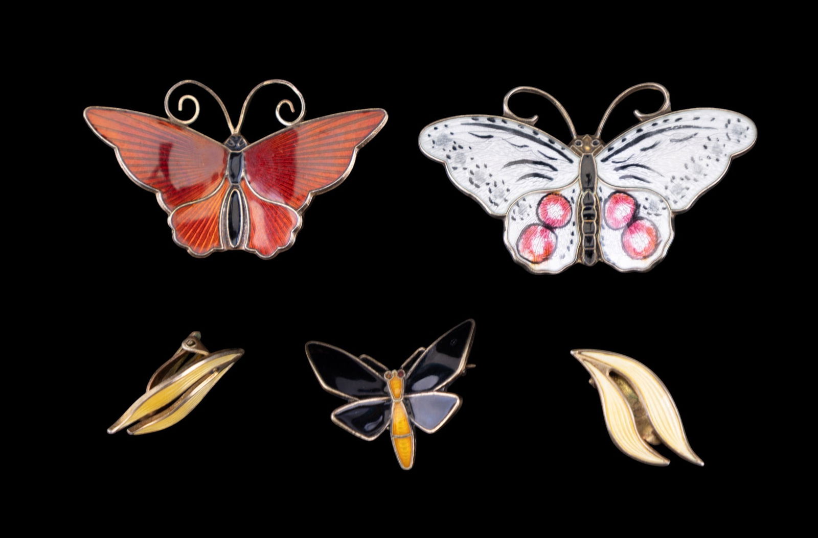 Vintage Norwegian 925 Enamel Butterfly Jewelry: Vintage Norwegian sterling enamel butterfly brooches signed 'DA' for David Andersen, and enamel clip on earrings.