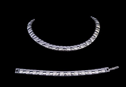 Napier Silver Tone Necklace and Bracelet Set