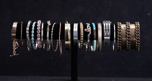 ~70 Assorted Bangle Bracelets