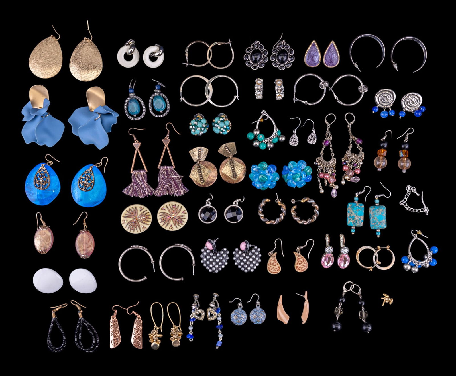 30 Pairs of Fashion Earrings with Various Designs: A collection of over 30 pairs of fashion earrings featuring a mix of studs, hoops, dangles, and other designs with natural stone, faux pearl, colored enamel and more.