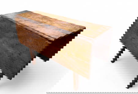 18th C Tiger Maple Drop Leaf Chippendale Table: 18th C American Revolutionary War period very fine Tiger Maple Chippendale drop leaf table. Consignor states provenance of the table was originated in Valley Forge in 1777, and moved to Philadelphia,