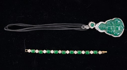Green Hardstone Buddha and Bracelet
