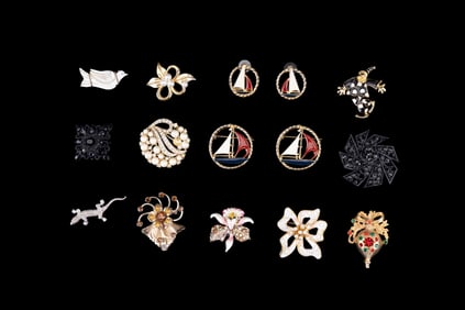 Costume jewelry Large Brooches, more