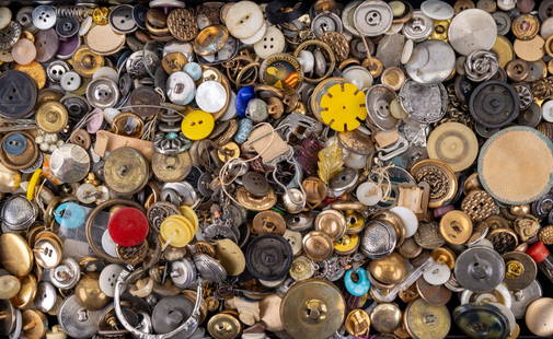Massive Early Button Grouping, Cufflinks: A massive grouping of unsearched buttons, includes early military buttons, advertising cufflinks and more.