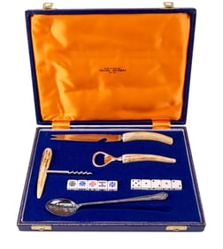 Brooks Brothers Vintage Bar & Gaming Horn Set