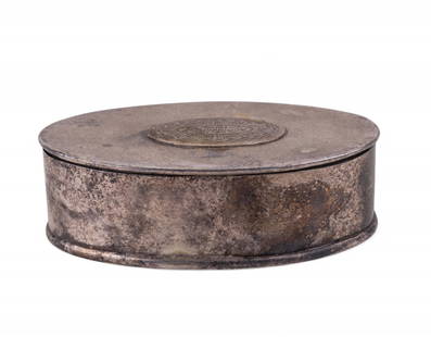 G. Mills Turnbridge Silver Plate Snuff Box: Early G. Mills Turnbridge silver plated oval snuff box, measures approx. 4.5" W x 3" D x 1.5" H.