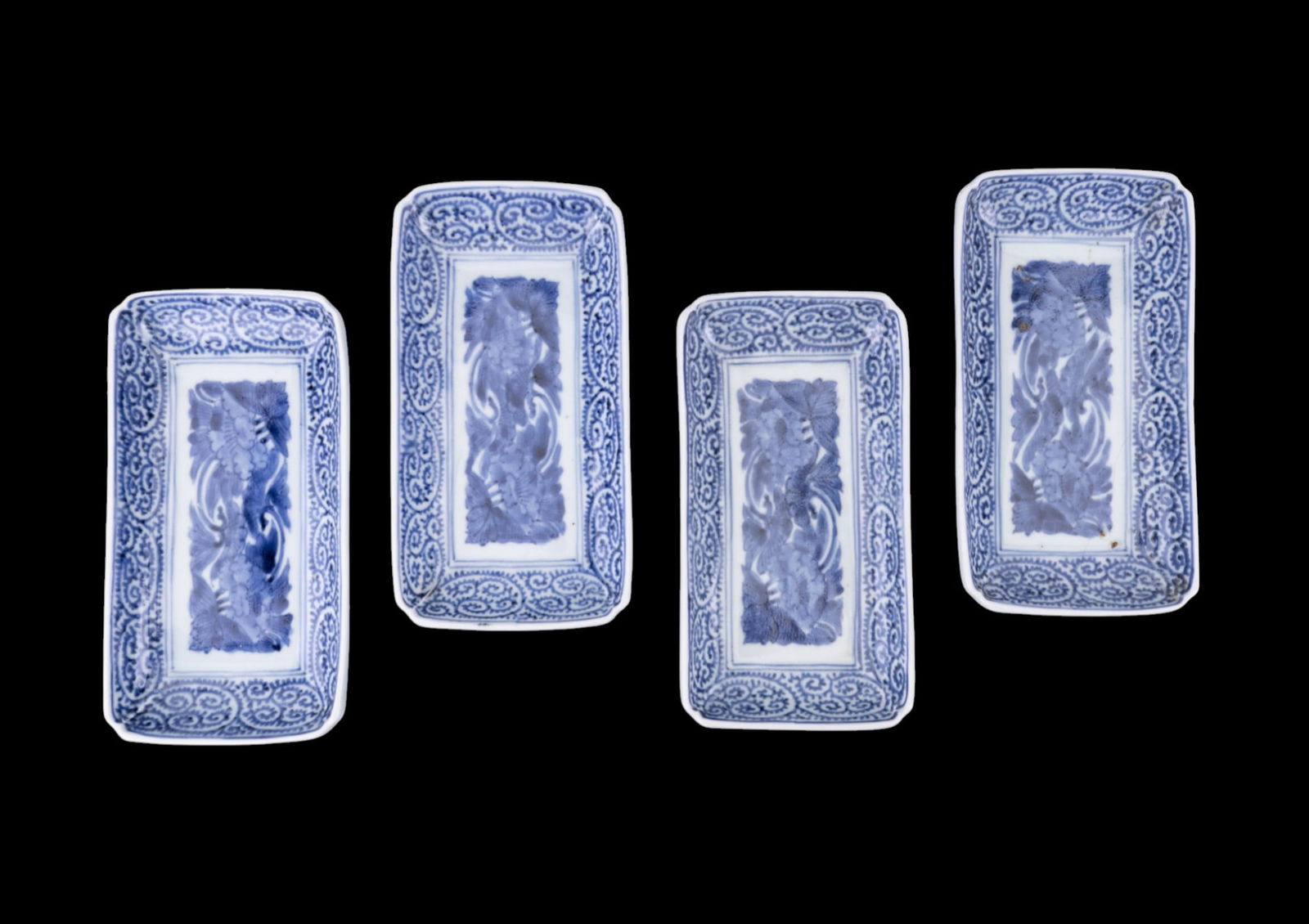 4 Japanese Imari Porcelain Dishes Rectangle Shape (1 of 5)