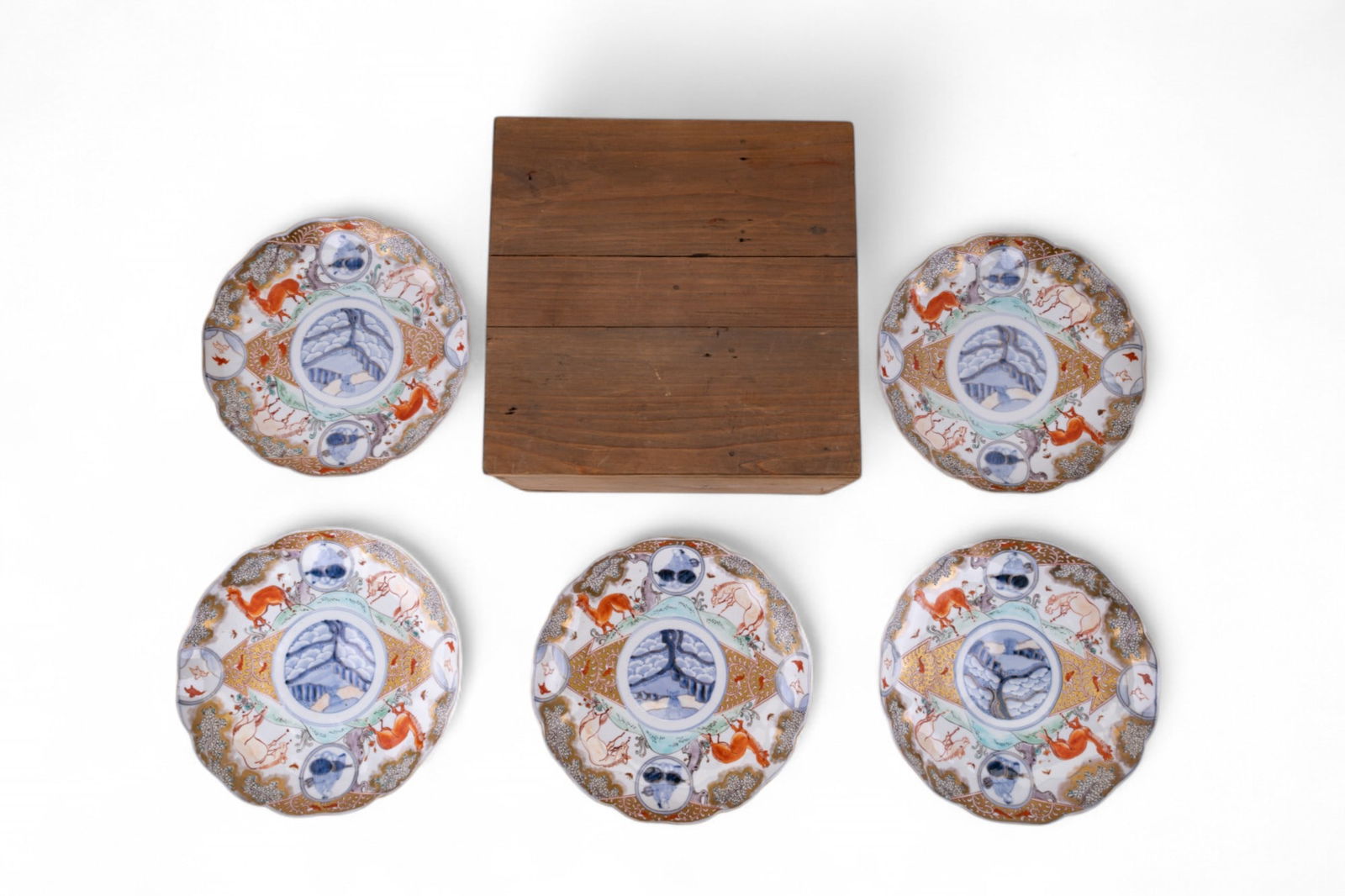 5 Japanese Imari Plates w/ Wooden Box (1 of 4)