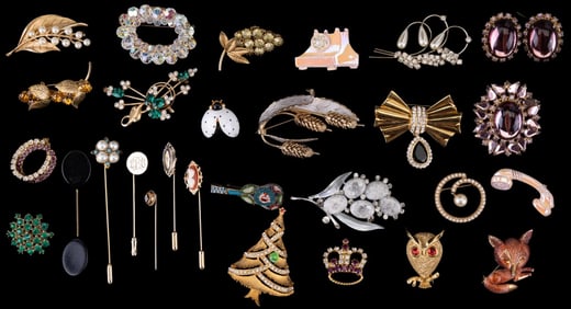 Crown Trifari, Coro, Vintage Pins & Brooches