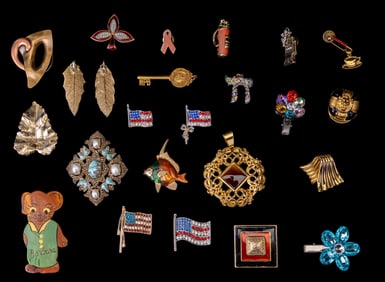 Vintage Brooches, Pins, and Pendants