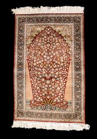 Persian Silk Carpet / Prayer Rug