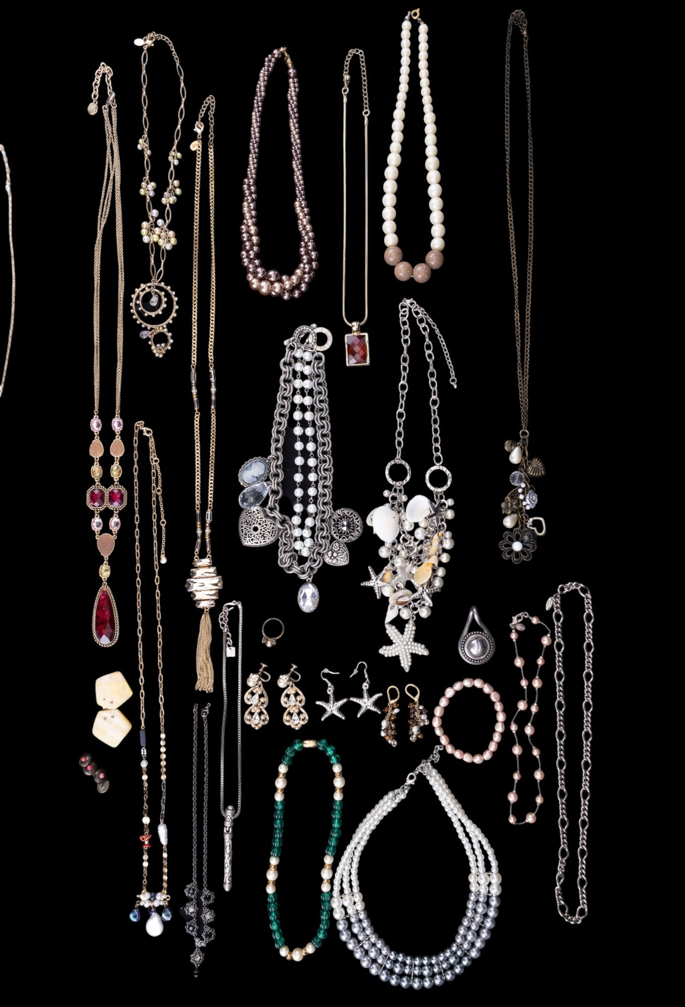 Freshwater Pearl, Fashion, more Jewelry Grouping: Grouping of costume and more jewelry including a freshwater pearl stretch bracelet, "MN" marked silver tone necklace with pendant, Sarah Coventry silver tone chain necklace, Beaucoup marked necklace, 