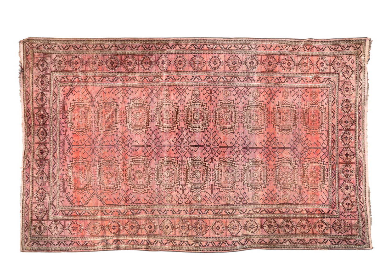 Persian Wool Rug: Persian hand-knotted wool rug measuring approx. 12'2" x 7'8".