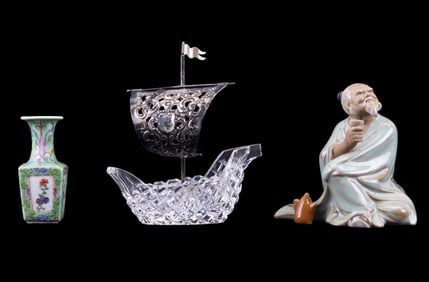 Mudman, Famille Verte, Glass Ship w/ Silver Sails