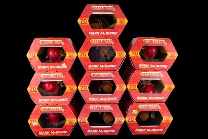 10 Mark McGwire Commemorative Figures in Box