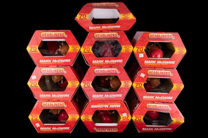 10 Mark McGwire Commemorative Figures in Box