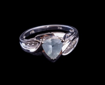 14K White Gold Ring w/ Aquamarine