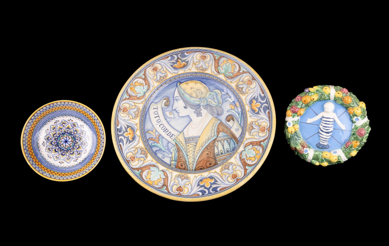 Italian Porcelain Deruta Plates and Plaque (1 of 12)